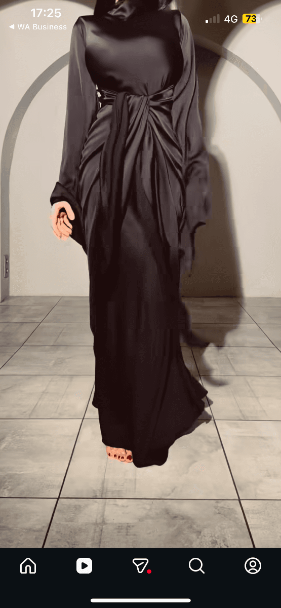 Robe en soie noire