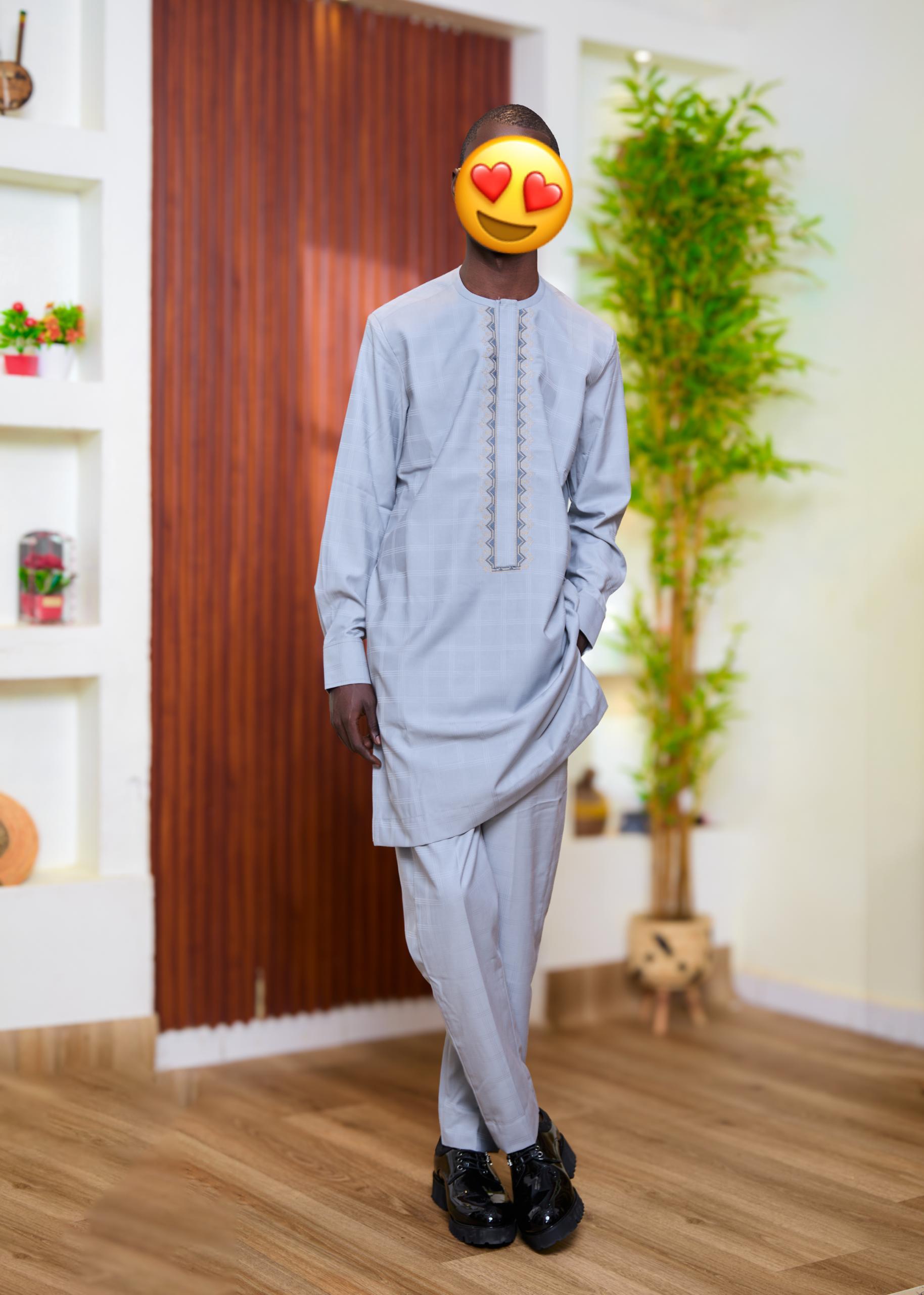 Ensemble traditionnel homme gris – chic et moderne