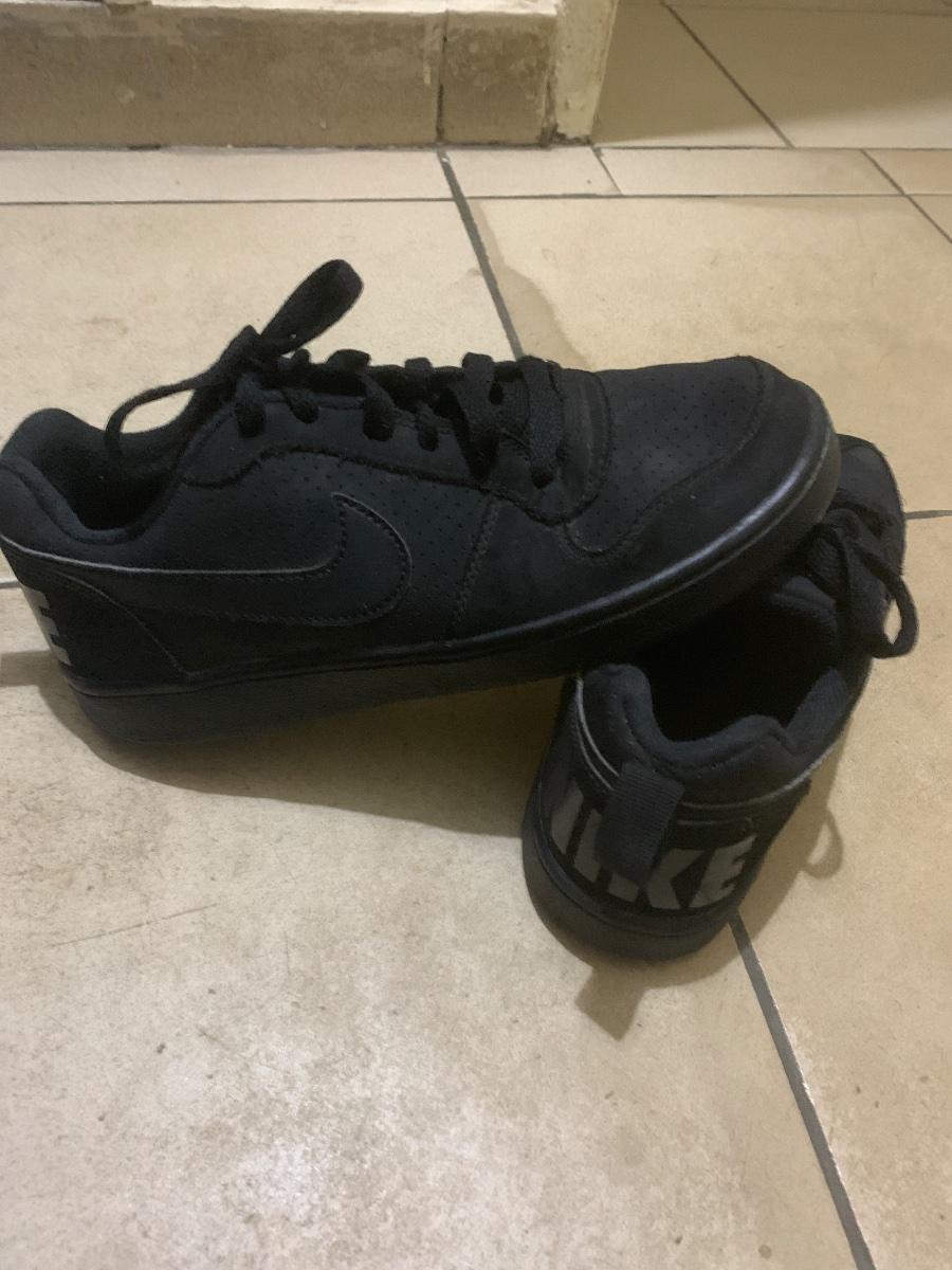 Basket noir nike