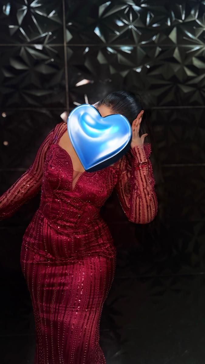 Magnifique robe rouge perlage