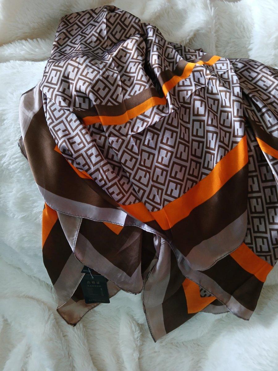 Écharpe en soie de silk